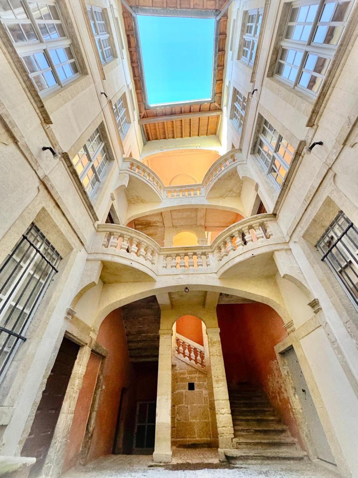 Apartment Au Coeur Du Centre Historique - Immeuble Classe - Terrasse - Climatise *
