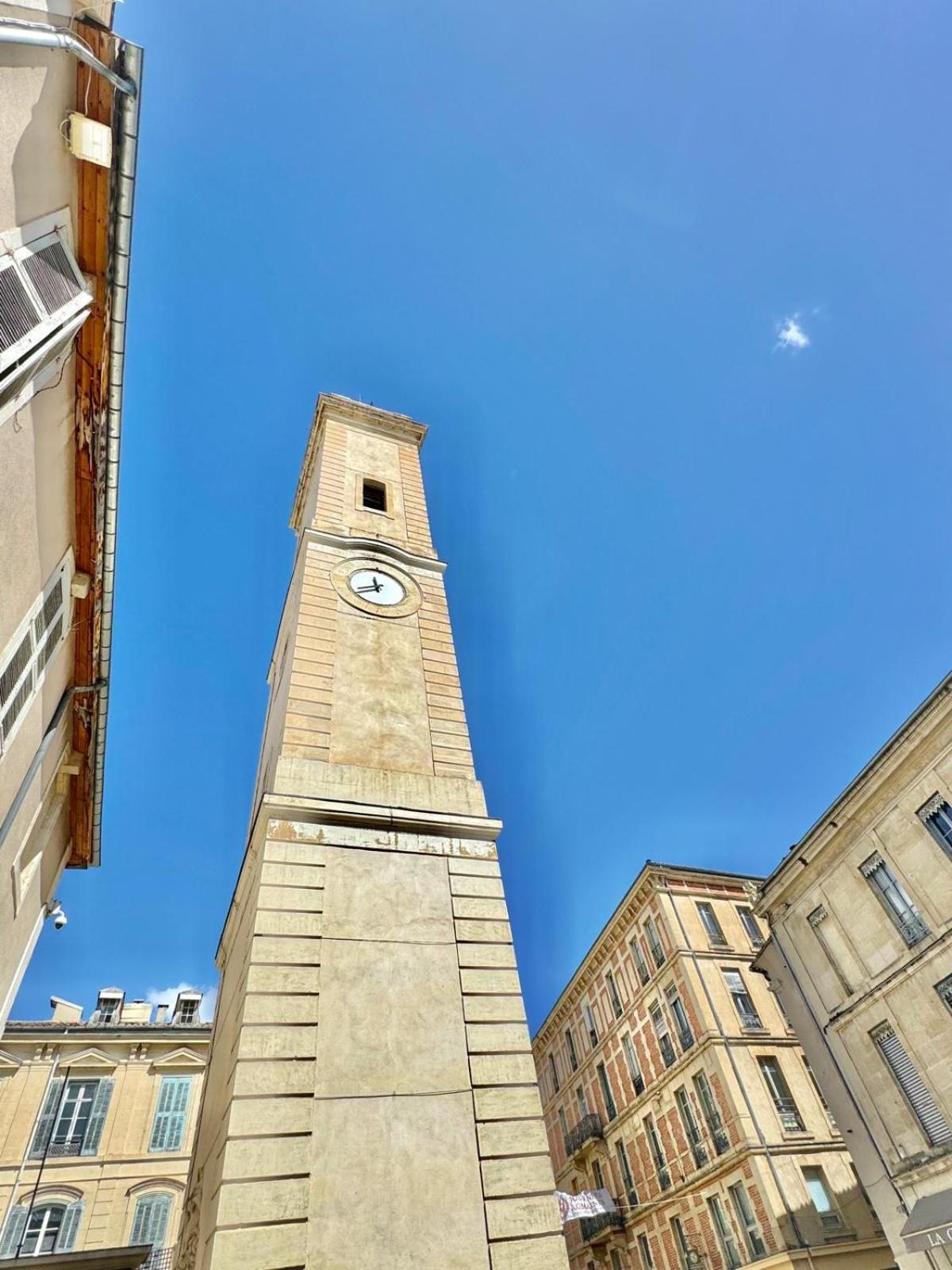 Au Coeur Du Centre Historique - Immeuble Classe - Terrasse - Climatise * Nîmes
